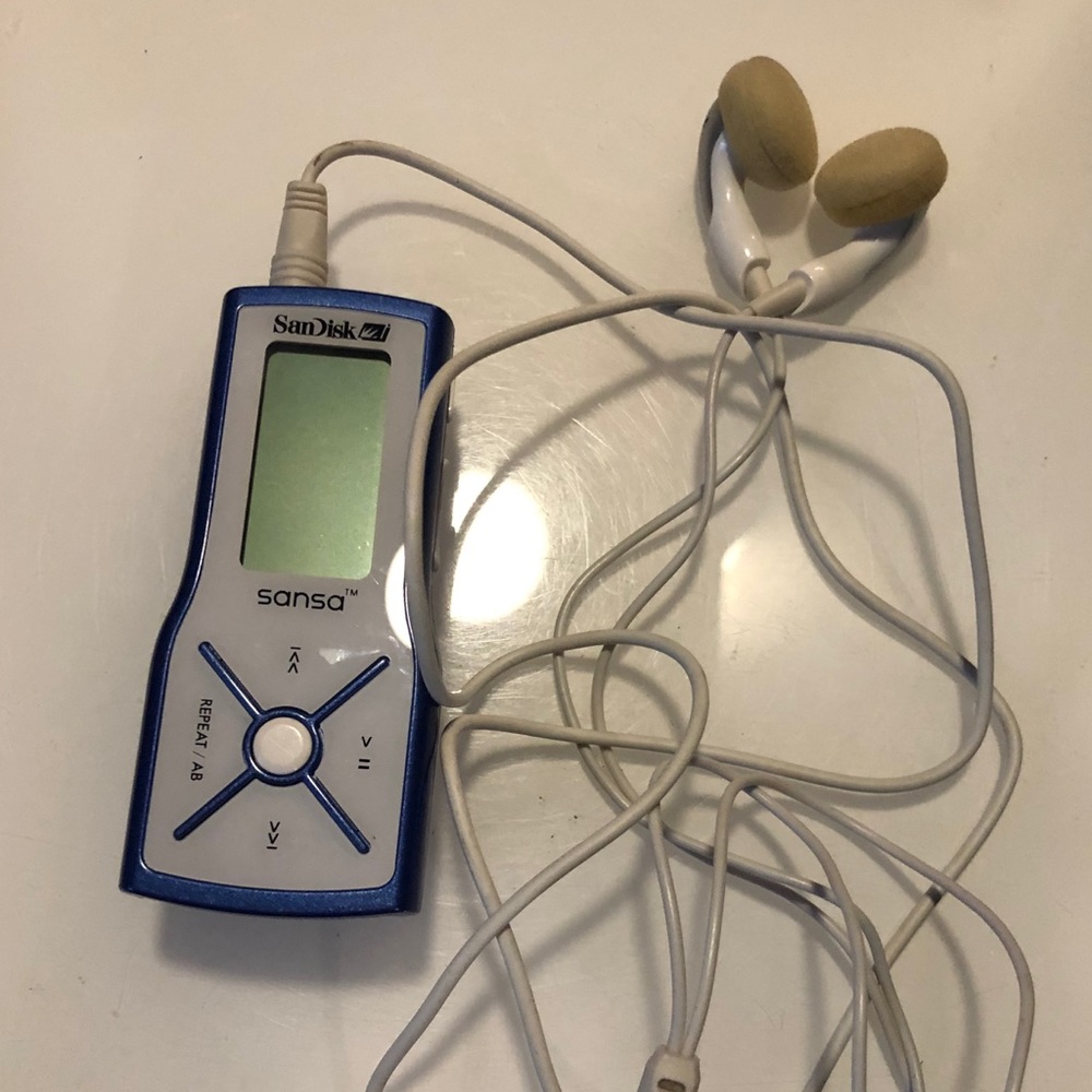 Sandisk Sansa m240‎ 1GB MP3 Player